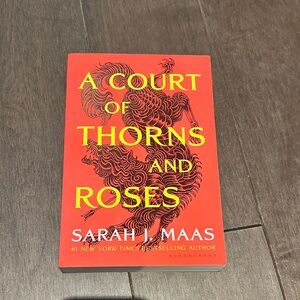 A Court of Thorns and Roses by Sarah J Maas